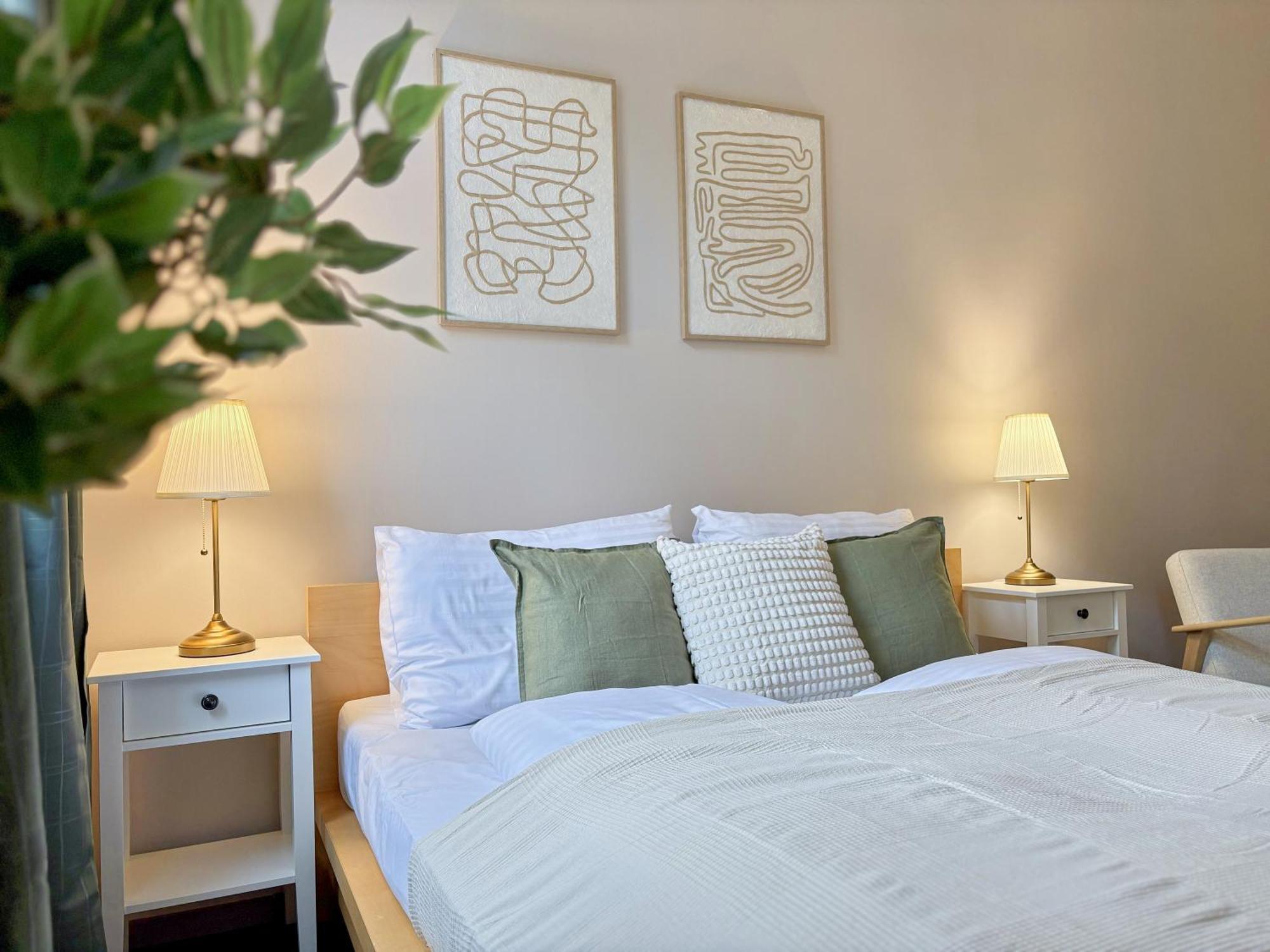Balkon I Close To S-bahn I 5 Minutes To Mall Apartment *