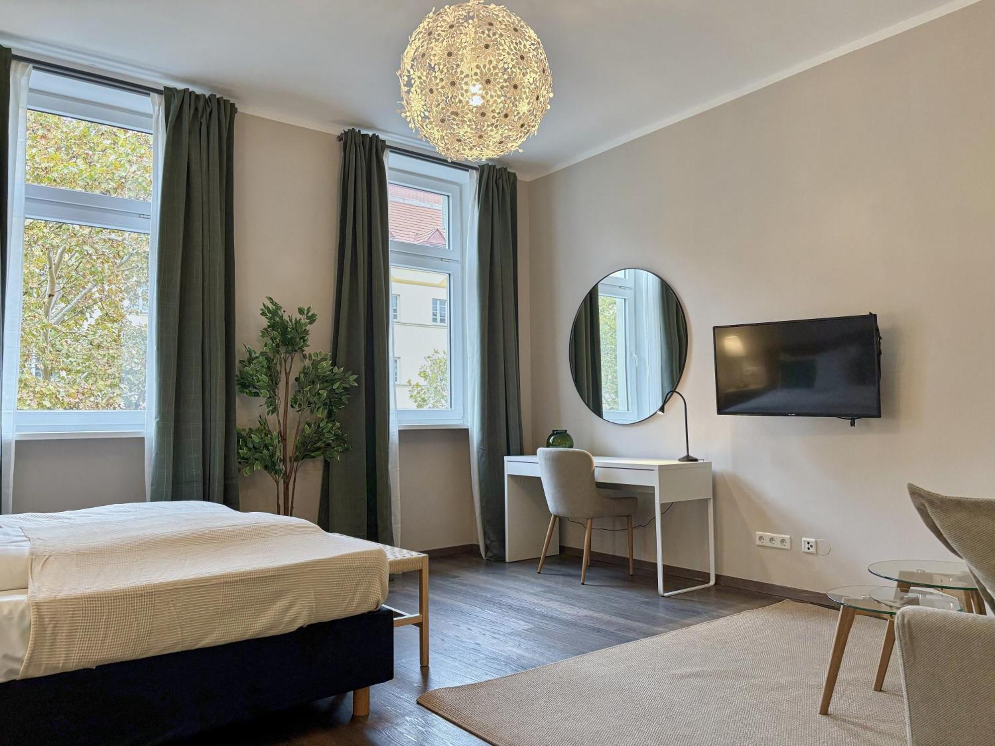 Balkon I Close To S-bahn I 5 Minutes To Mall Apartment *