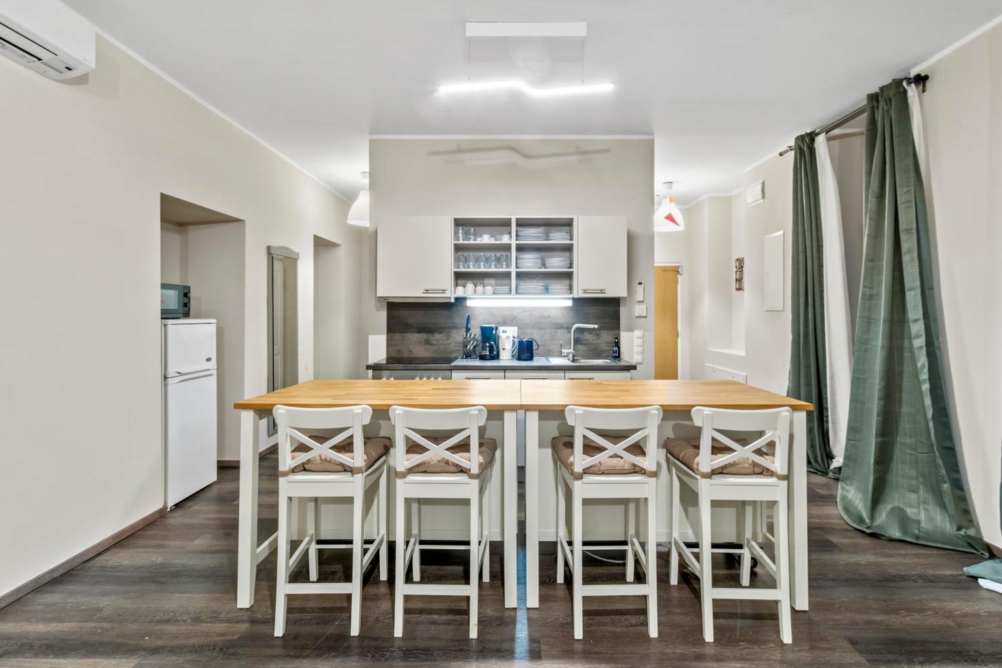 Apartment Balkon I Close To S-bahn I 5 Minutes To Mall